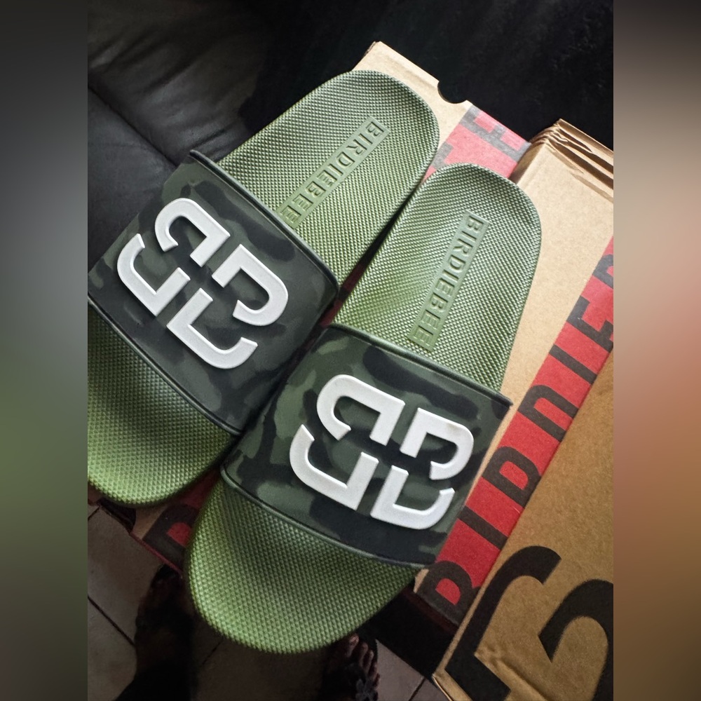 NIB BIRDIEBEE Signature Camo Double BB Slide
Sandals - Picture 2 of 6